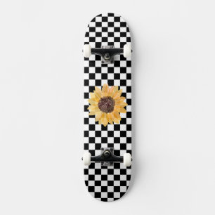 Schwarzweiß-Schachtel und Sonnenblumen-Druck Skateboard