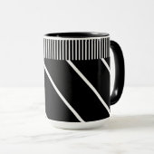 Schwarzweiß-Tasse - Chic in Stripes Tasse (VorderseiteRechts)