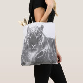 Schwarzweiß-Tiger Tasche (Von Nahem)