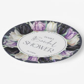 Schwarzweiß-Tulpen-Brautparty Pappteller (Schrägansicht)