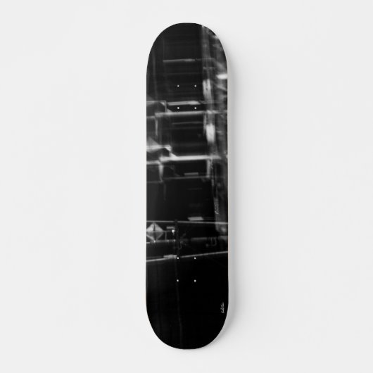 Schwarzweiß und Weißbild Skateboard (Vorne)