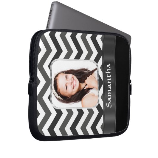 Schwarzweiß Zickzack Laptopschutzhülle (Vorne Rechts)