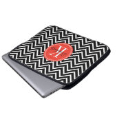 Schwarzweiss-Zickzack mit orange Monogramm Laptopschutzhülle (Vorne Knopf)