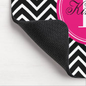 Schwarzweiss-Zickzack mit rosa Monogramm Mousepad (Ecke)