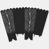 Schwarzweißblatt nah geschenkschachtel (Ungeklappt)