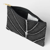 Schwarzweißblatt nah zubehörtasche (Offen)