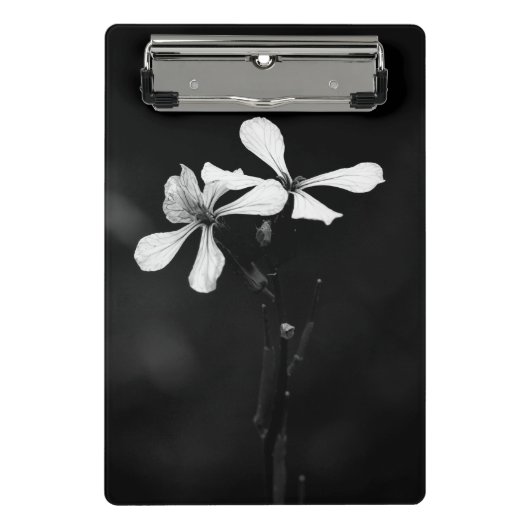 Schwarzweißblumen Mini Klemmbrett (Vorderseite)