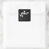Schwarzweißblumen Quadratischer Aufkleber (Tasche)