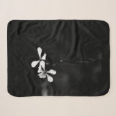 Schwarzweißblumen Sherpadecke (Vorderseite (Horizontal))