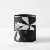 Schwarzweißblumen Tasse (Zentrum)