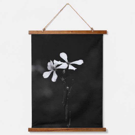 Schwarzweißblumen Wandteppich Mit Holzrahmen (Vorderseite)