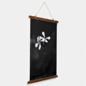 Schwarzweißblumen Wandteppich Mit Holzrahmen (Gewinkelt)