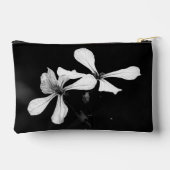 Schwarzweißblumen Zubehörtasche (Rückseite)