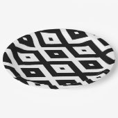 Schwarzweißdiamantmuster Pappteller (Schrägansicht)