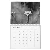 Schwarzweißfotografie der Blume Kalender (Mär 2027)