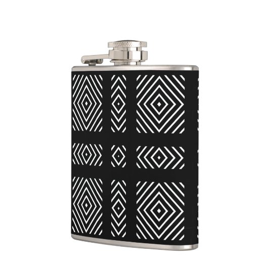 Schwarzweißgeometrie Ama Flachmann (Links)