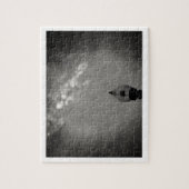Schwarzweißlampe leuchtet Wolken im Himmel Puzzle (Vertikal)
