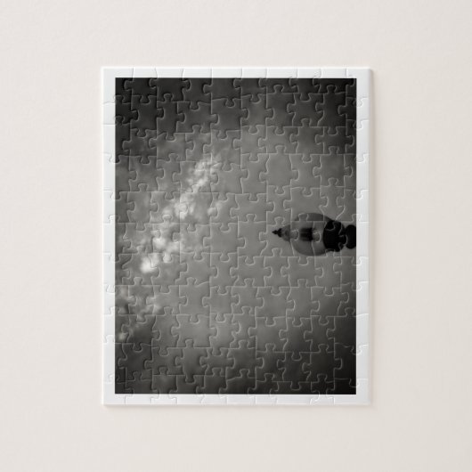 Schwarzweißlampe leuchtet Wolken im Himmel Puzzle (Vertikal)
