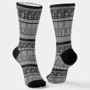 Schwarzweißmuster mit Spitze und Patchworkelemente Socken