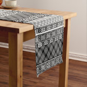 Schwarzweißpatchwork mit Spitze Kurzer Tischläufer (Beispiel)