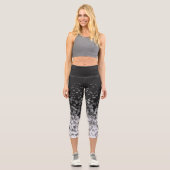 Schwarzweißschneeflocken Capri Leggings (Vorderseite)