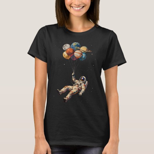Schwebend im Weltraum T-Shirt (Vorderseite)