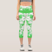 Schwebende Herzen in Grün Capri Leggings (Vorderseite)