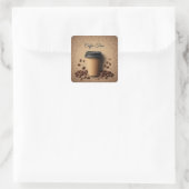 Schwebende Kaffeetasse mit Kaffeebohnen Quadratischer Aufkleber (Tasche)