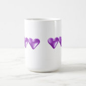 Schwebende lila Herzen Kaffeetasse (Mittel)