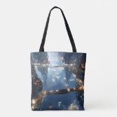 Schwebende Metropole am Himmel Tasche (Rückseite)
