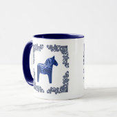 Schwede Dala Pferd mit blauer Delft-Rolle Tasse (Vorderseite Links)