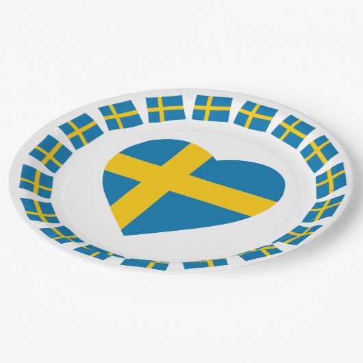 SCHWEDEN-HERZ-FORM-FLAGGE PAPPTELLER (Schrägansicht)