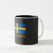Schwedenflagge Zweifarbige Tasse (VorderseiteRechts)
