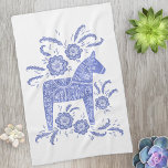 Schwedisch Dala Horse Blau und Weiße Küchentücher<br><div class="desc">Ein traditionelles schwedisches Dala Horse Design in Blau und Weiß.</div>