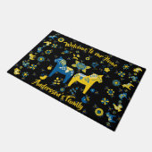 Schwedisch Folk Dala Horse l Blue und Yellow Fußmatte (Schrägansicht)