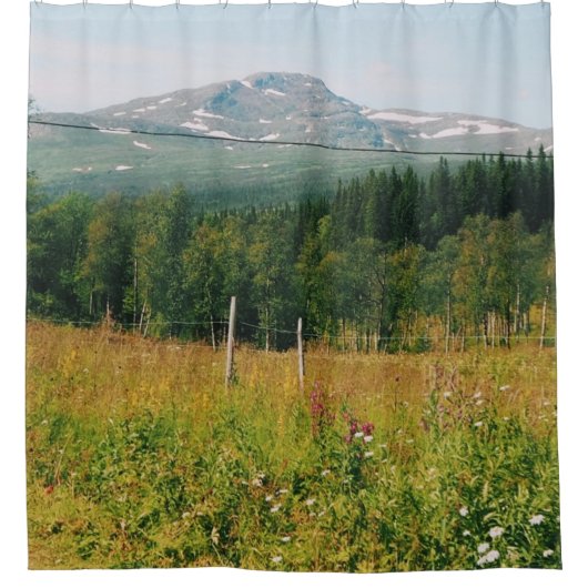 Schwedische Bergwelt Duschvorhang (Vorderseite)