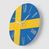 Schwedische Flagge mit römischen Goldnummern Große Wanduhr (Winkel)