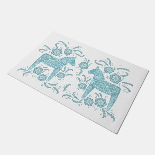 Schwedisches Dala Horse Aquamarin grün und weiß Tü Fußmatte (Schrägansicht)