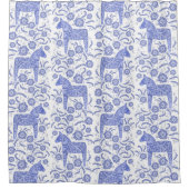 Schwedisches Dala Pferd Fresh Blue and White Duschvorhang (Vorderseite)
