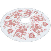 Schwedisches Dala Pferd rot und weiß Polyester Weihnachtsbaumdecke (Schrägansicht)