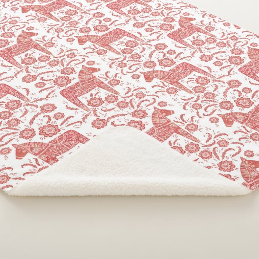 Schwedisches Dala Pferd rot und weiß Sherpadecke (3/4)