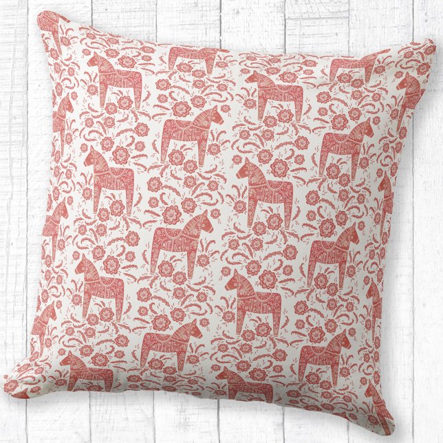 Schwedisches Dala Pferd Traditionelles Volkskunstm Kissen (Swedish Dala Horse folk art red and white throw pillow)