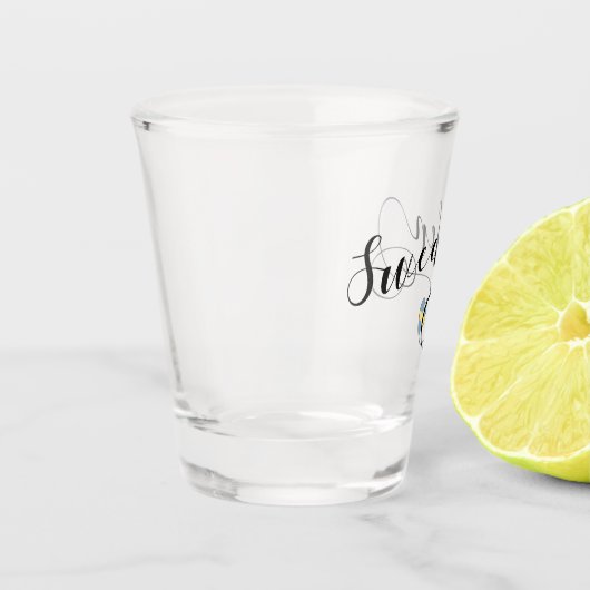 Schwedisches Flaggen-Herz, Schweden-Skript-Entwurf Schnapsglas (Links)