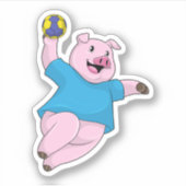 Schwein als Handballspieler mit Handball Aufkleber (Vorderseite)
