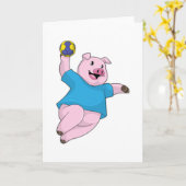 Schwein als Handballspieler mit Handball Karte (Gelbe Blume)