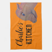 Schwein auf Orange Geschirrtuch (Vertikal)