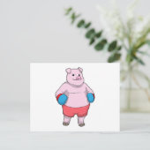 Schwein beim Boxen mit Boxhandschuhen Postkarte (Stehend Vorderseite)