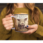 Schwein im Mud, Umarmungen und Küsse, anpassbar Kaffeetasse