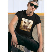 Schwein im Mud, Umarmungen und Küsse, anpassbar T-Shirt