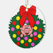 Schwein im WeihnachtsKranz Keramik Ornament (Links)